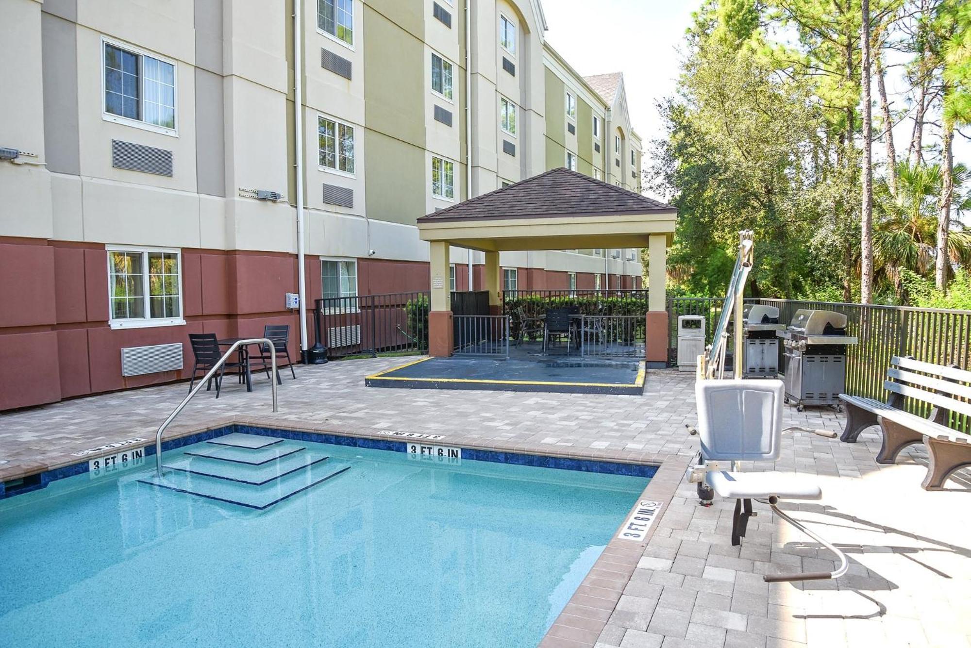 Candlewood Suites Fort Myers Interstate 75 By Ihg Extérieur photo