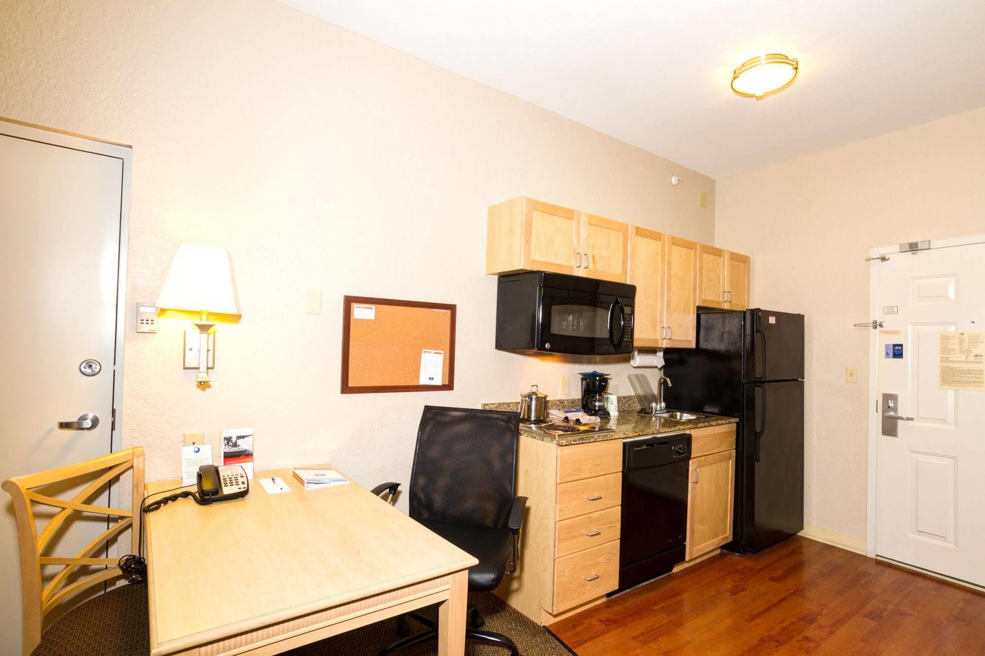 Candlewood Suites Fort Myers Interstate 75 By Ihg Extérieur photo