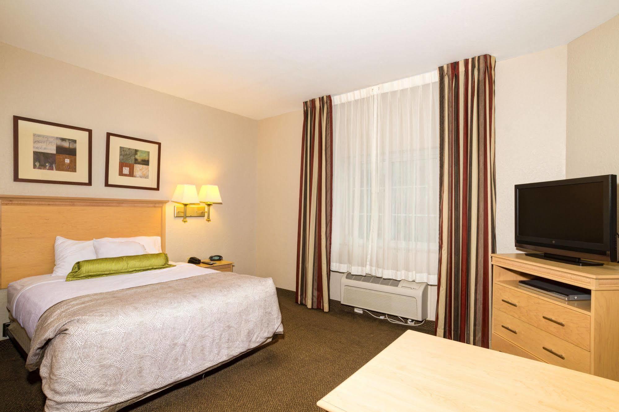 Candlewood Suites Fort Myers Interstate 75 By Ihg Extérieur photo